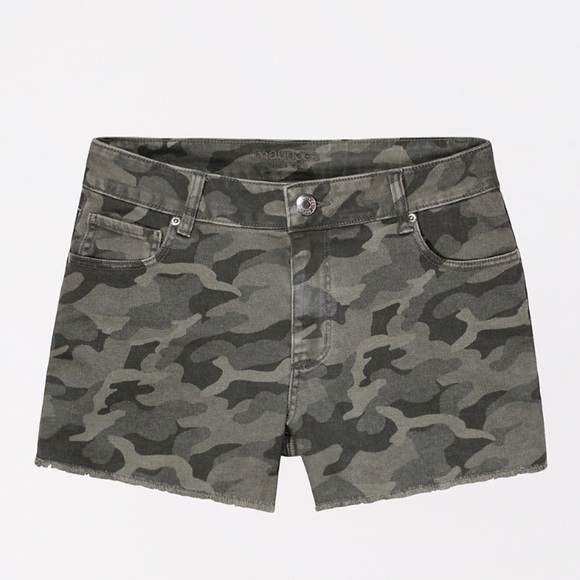 Maurices Vintage High Rise Camo 3.5 inch frayed hem shorts size 16 EUC - Picture 1 of 7